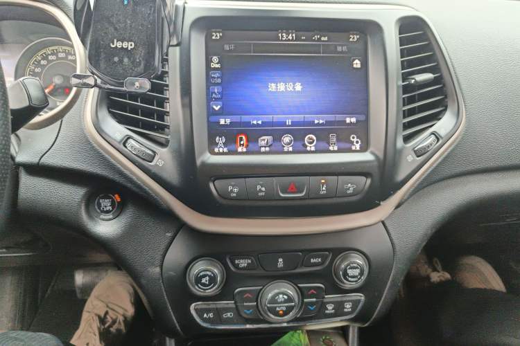 Used Jeep Cherokee 2014 2.4L Luxury Edition