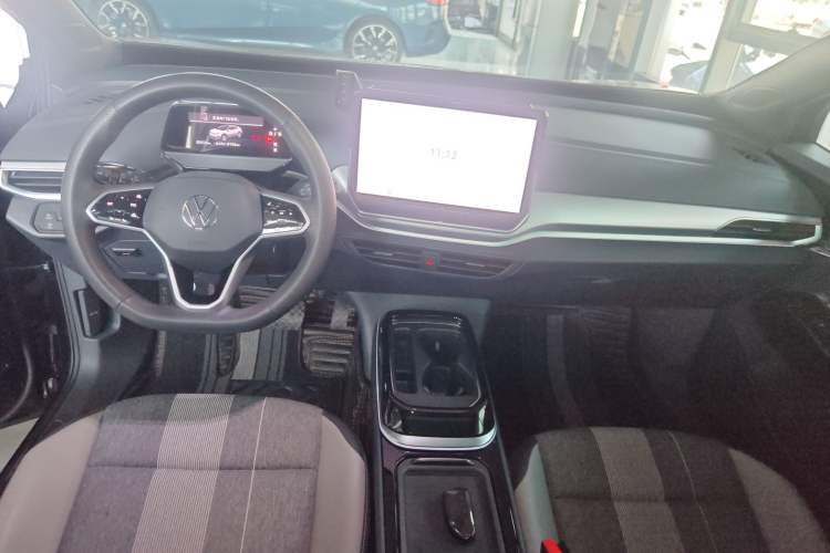 Used Volkswagen ID.4 CROZZ 2025 Pure Edition Center Console