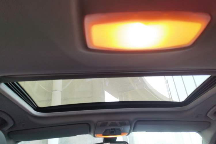 Used BMW 3 Series 2015 320i Luxury Line Stylish Edition
