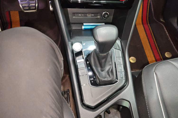 Used Volkswagen Tiguan L 2022 330TSI Automatic Two-Wheel Drive R-Line Enhanced Edition