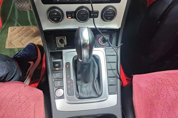 Used Volkswagen Magotan 2015 Facelift 1.8TSI Luxury Model Gear Lever