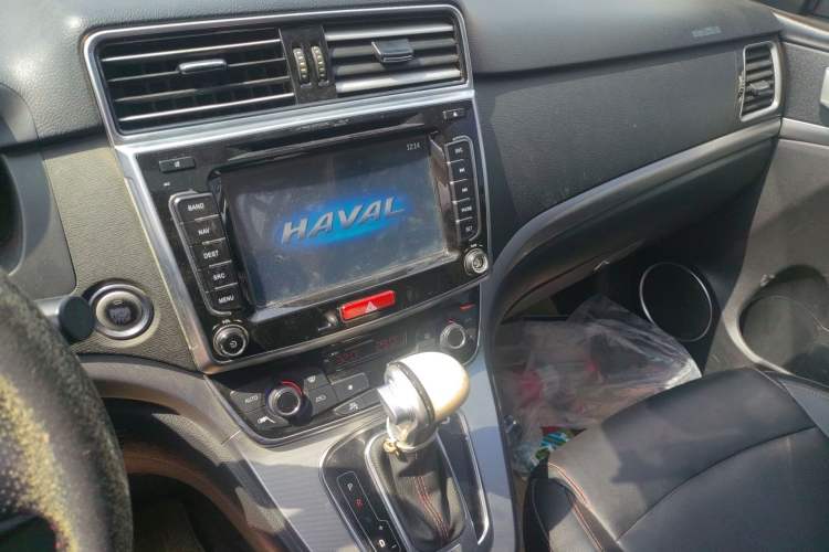 Used Haval H6 2015 Sport Edition 1.5T Automatic Two-Wheel Drive Luxury Model
