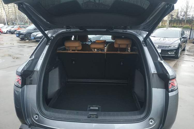 Used BYD Song L DM-i 2024 112 km Beyond Edition