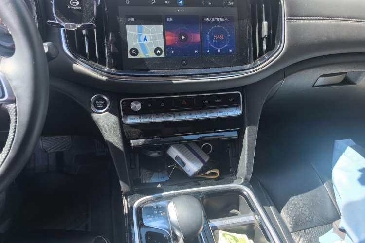 Used GAC Trumpchi GS8 2020 GS8S 390T Two-Wheel Drive Luxury Smart Connectivity Version Audio And AC Panel