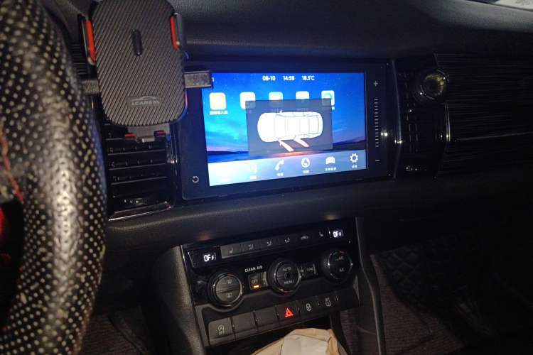 Used Skoda Kodiaq 2018 Restyled TSI330 7-Seater Two-Wheel Drive Luxury Enjoyment Edition Audio And AC Panel