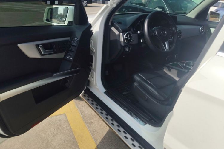 Used Mercedes-Benz GLK-Class 2013 GLK 300 4MATIC Dynamic Sunroof Model