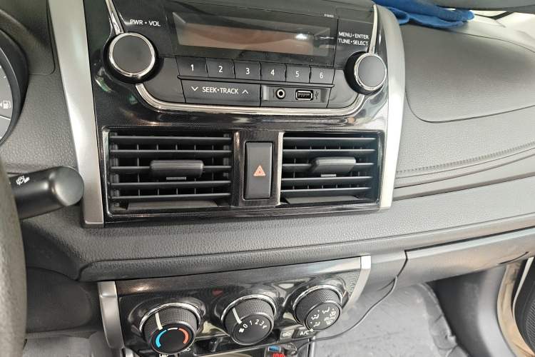 Used Toyota Vios 2014 1.5L Automatic ZhiZhen Edition Audio And AC Panel