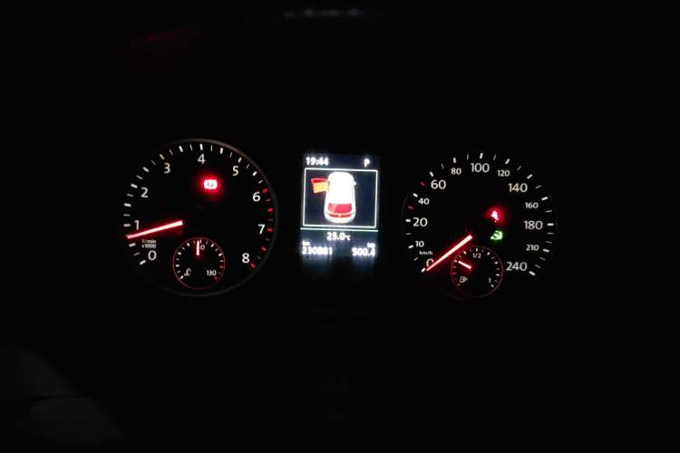 Used Volkswagen Tiguan 2015 1.8TSI Automatic Two-Wheel Drive Luxury Model Instrument Cluster