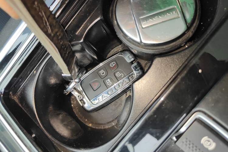 Used Jaguar XE 2018 2.0T 250 PS Two-Wheel-Drive R-Sport Sport Edition