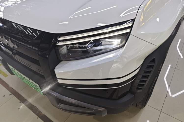 Used Formula Leopard Titanium 3 2025 501KM All-Wheel Drive Intelligent Driving Ultra Version
