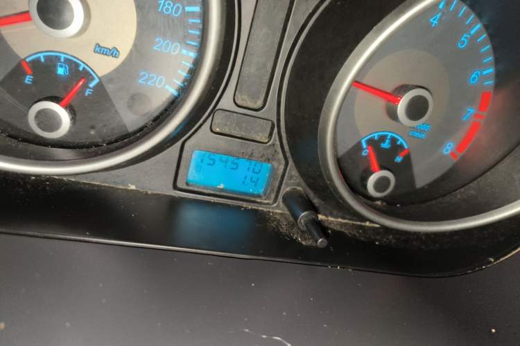 Used Buick Excelle 2011 1.6 LE-MT Odometer Close Up