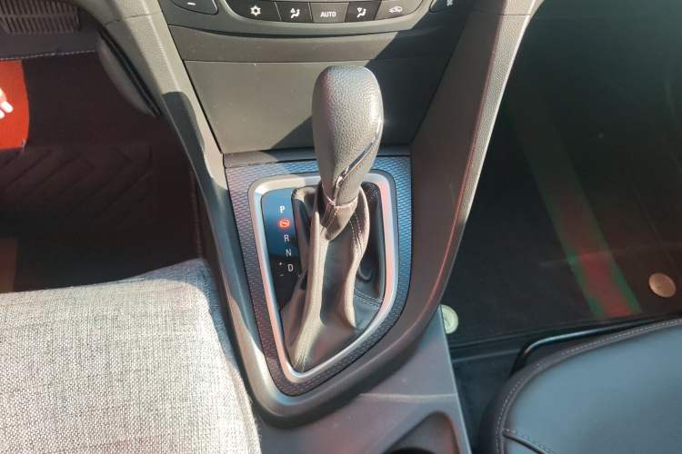 Used Buick Excelle GX 2019 18T Automatic Connected Elite Model China VI Standard