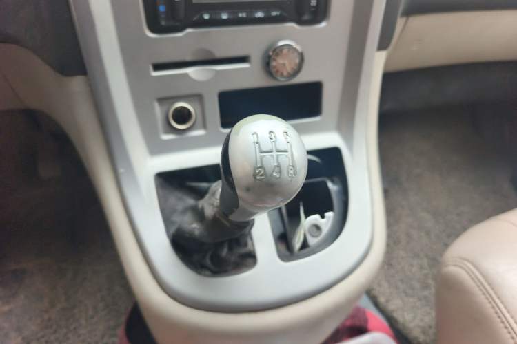 Used Jinbei Grace 2013 2.0L Zhi Ling Standard 7-Seater All-Games Commemorative Version China IV Standard
