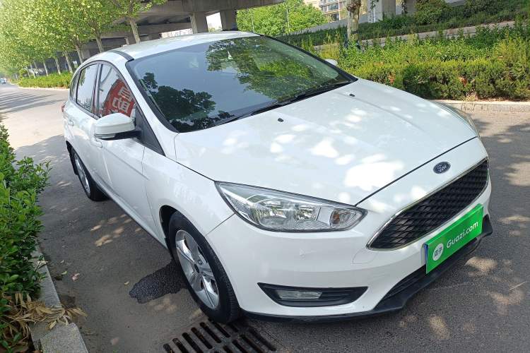 Used Ford Focus 2017 Hatchback 1.6L Automatic Comfort Plus SmartDrive Edition Front Right 45 Deg