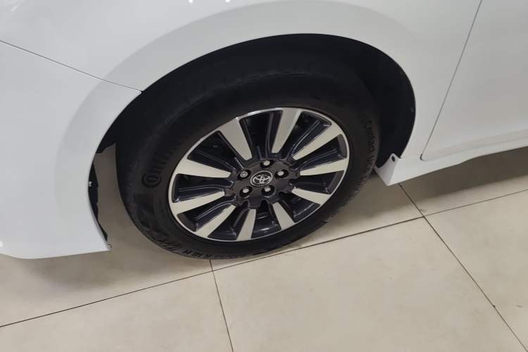 Used Toyota Sienna (Parallel Import) 2018 3.5L Four-Wheel Drive LE Trim 7 Seats U.S. Specification