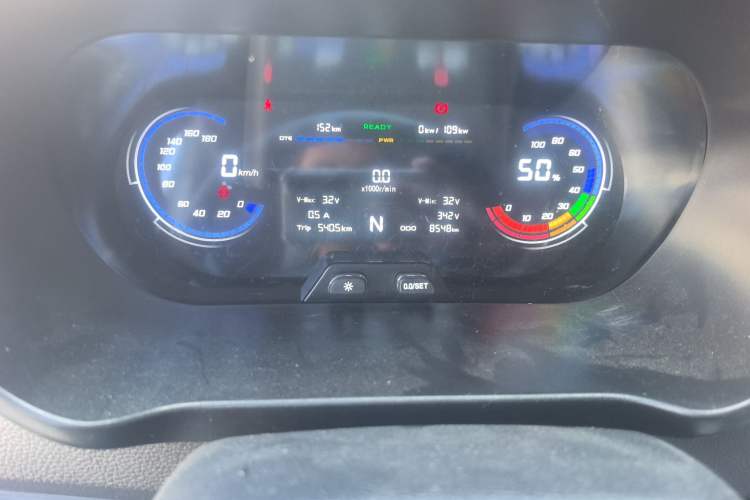 Used Chana Ruixing EM80 2025 Passenger Version Comfort Model 6 Seats 300 km Liftback Door
