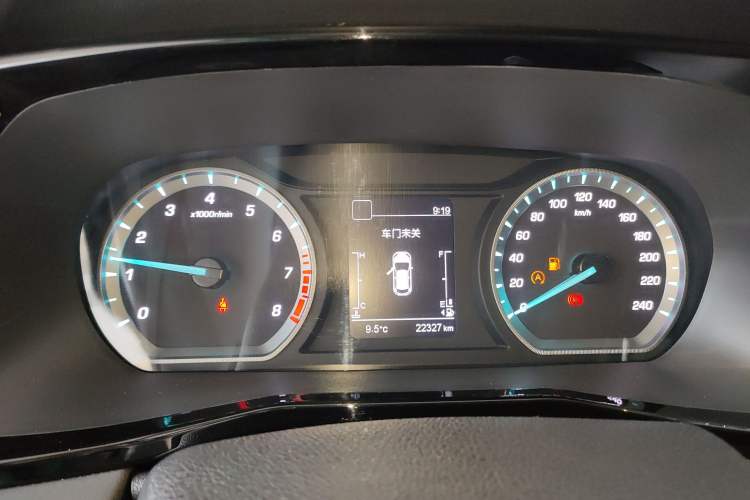 Used Oshan X7 PLUS 2022 1.5T Manual Luxury Version