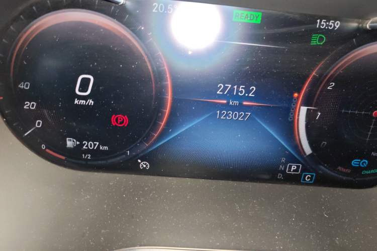 Used Mercedes-Benz C-Class 2021 C 260 L Sport Edition Star Collection Odometer Close Up