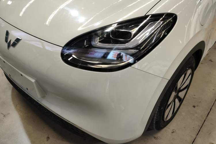 Used Wuling Bingo 2023 333 km Lingxi Connected Version Left Front Headlight