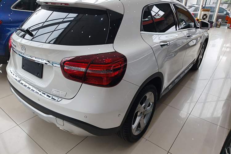 Used Mercedes-Benz GLA 2017 GLA 200 Sport Edition Rear Right 45 Deg