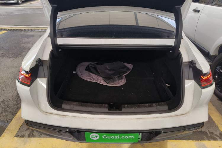 Used Geely Galaxy E8 2024 550 km Range Rear-Drive MAX
