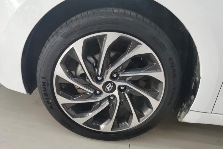 Used Hyundai Elantra (6th Generation / Lingdong) 2019 1.4T Dual-Clutch Xuan Dong · Dynamic Model Exterior 4