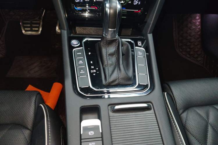 Used Volkswagen Magotan GTE Plug-in Hybrid 2022 GTE Luxury Model Gear Lever