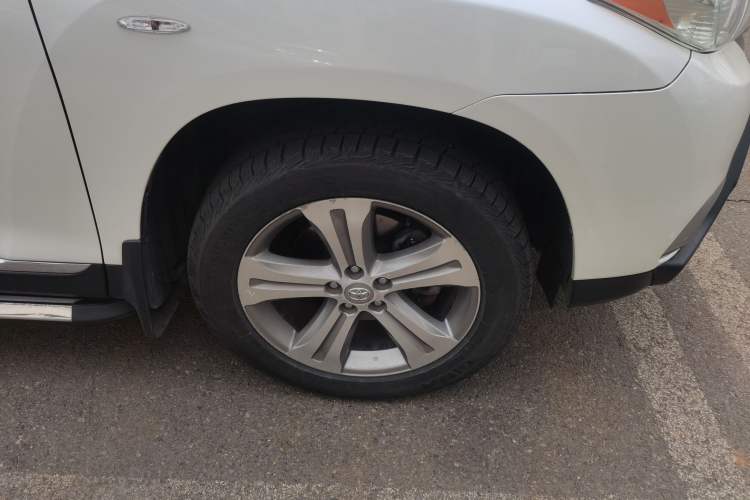 Used Toyota Highlander 2012 2.7L Two-Wheel Drive 7-Seater Luxury Edition
