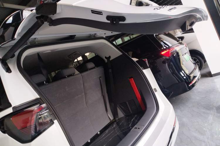 Used Buick GL8 New Energy 2025 Lu Shang Luxury Edition 7-Seater Trunk