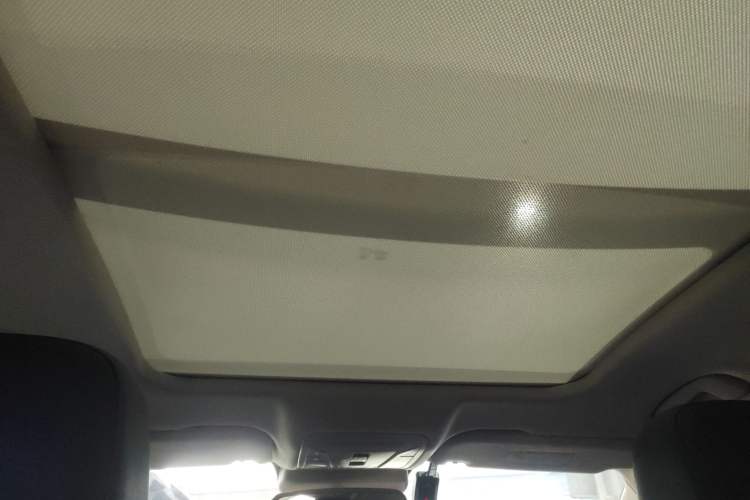 Used Hongqi H5 2022 Classic Model Facelift 1.8T Automatic Smart Connect Flagship Edition
