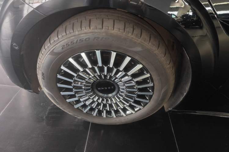 Used Zeekr 009 2024 7-Seater Walk-Through Version Four-Wheel Drive 108 kWh