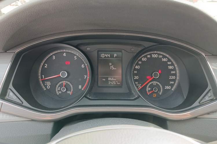 Used Volkswagen Passat 2016 1.8T Government Procurement Version (CEA Engine + 6AT) Instrument Cluster