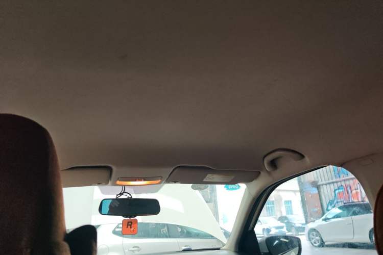 Used Skoda Fabia 2015 1.4L Manual Front-Wheel Drive Model Headliner