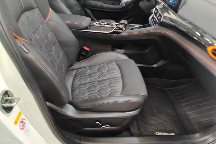 Used Changan UNI-T 2022 1.5T Sport Edition Flagship Version
