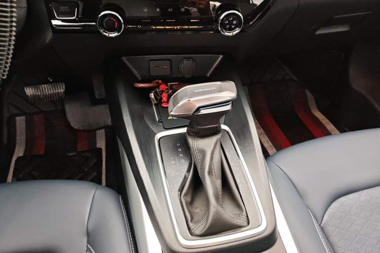 Used Chevrolet Monza 2024 1.5L Dual-Clutch Enjoyment Edition Gear Lever