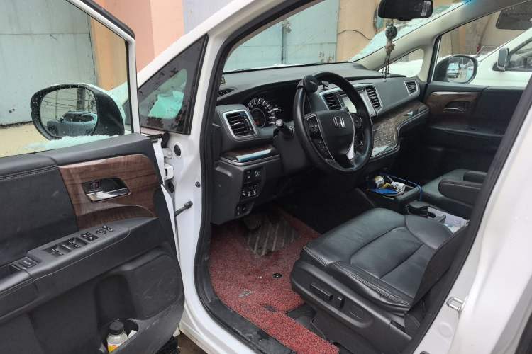 Used Honda Odyssey 2015 Revised Version 2.4L Supreme Edition
