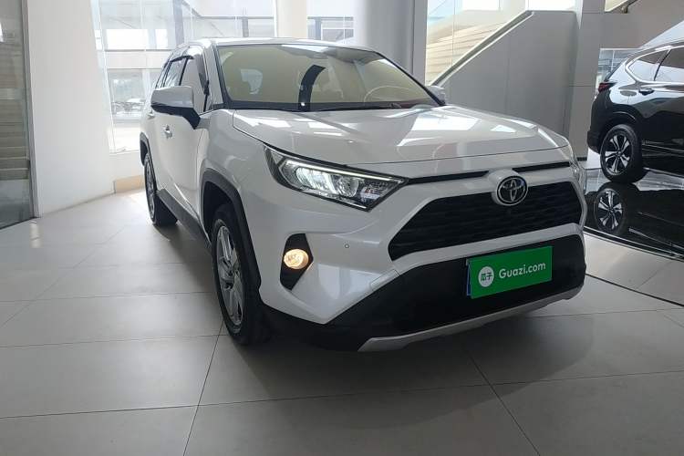 Used Toyota RAV4 2022 2.0L CVT Two-Wheel Drive Fashion Plus Edition
