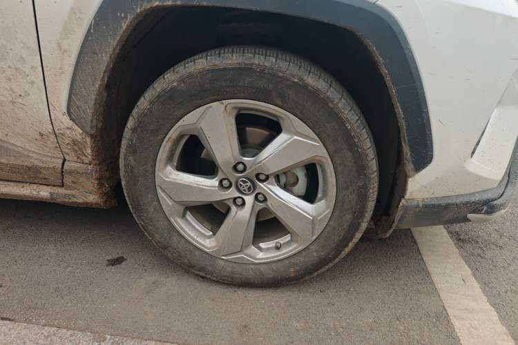 Used Toyota RAV4 2020 Dual-Engine 2.5L E-CVT Two-Wheel Drive Elite Edition
