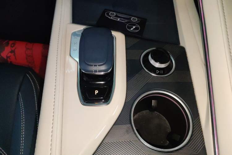 Used Zeekr 001 2021 Ultra-Long Range Dual-Motor YOU Version Gear Lever