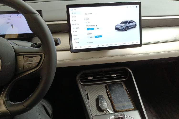 Used BYD Seal 05 DM-i 2025 DM-i Intelligent Drive 120KM Flagship Model Audio And AC Panel