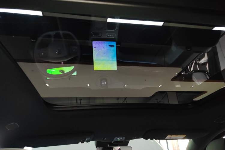 Used Nio ES6 2024 75 kWh Headliner