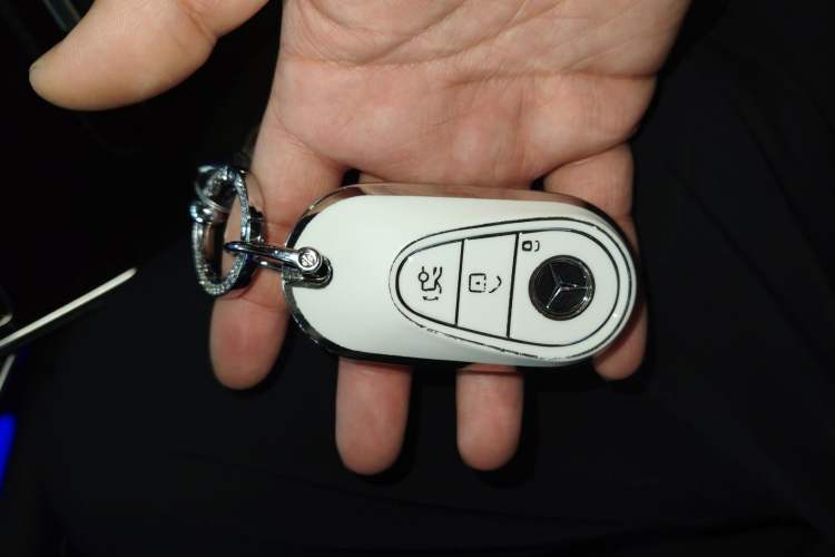 Used Mercedes-Benz EQE 2025 500 4MATIC Pioneer Edition Vehicle Key