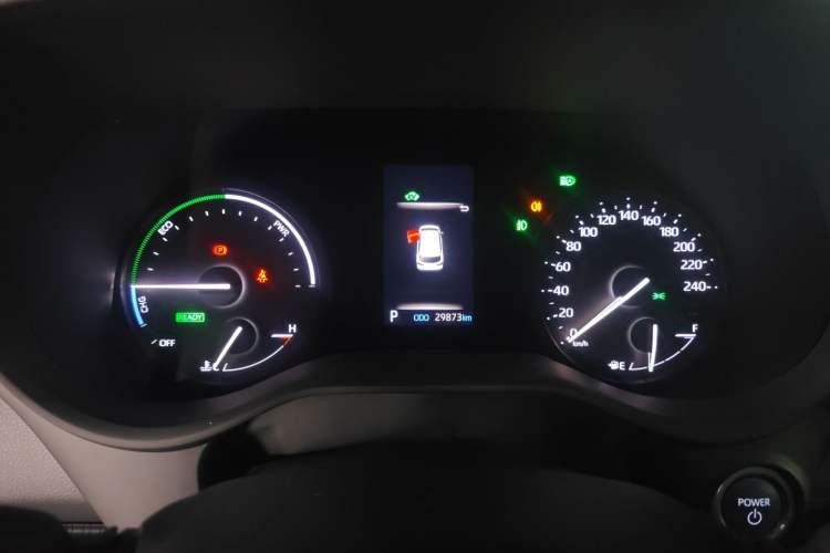 Used Toyota SIENNA 2023 2.5L Hybrid Deluxe Edition