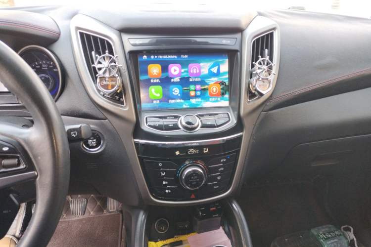 Used Changan CS75 2017 Shangkui Edition 1.5T Manual Fengxiang Model