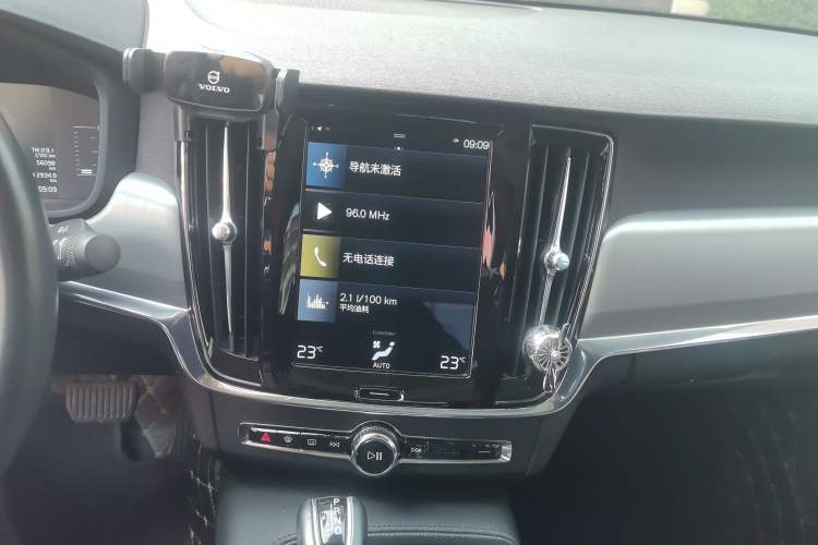 Used Volvo S90 2020 T4 SmartDrive Luxury Edition Audio And AC Panel