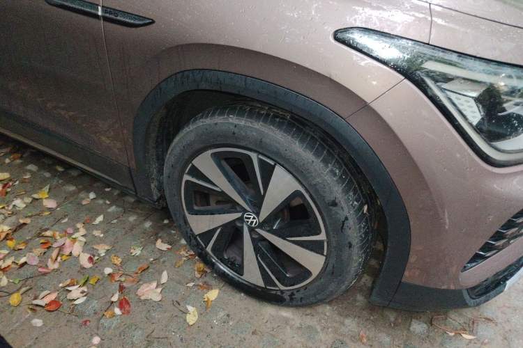 Used Volkswagen ID.6 X 2021 Pro Smart Long-Range Edition Right Front Wheel Hub