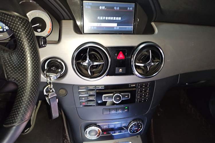 Used Mercedes-Benz GLK-Class 2014 GLK 260 4MATIC Dynamic Model Audio And AC Panel