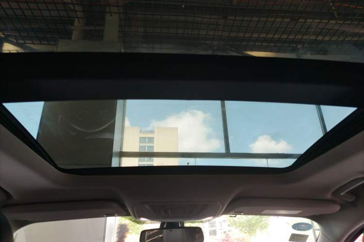 Used Ford Kuga 2019 EcoBoost 180 Two-Wheel-Drive Titanium Plus Model China V Standard
