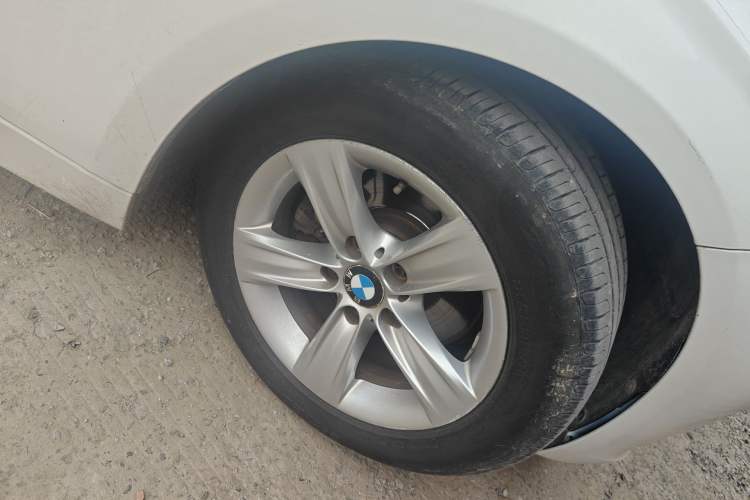 Used BMW 3 Series 2015 320i Luxury Line Stylish Edition
