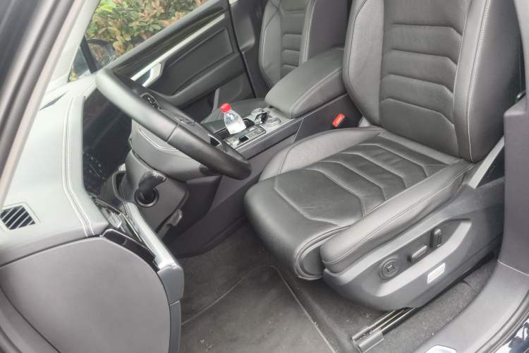 Used Volkswagen Touareg 2021 2.0 TSI RuiShang Edition Left Front Seat